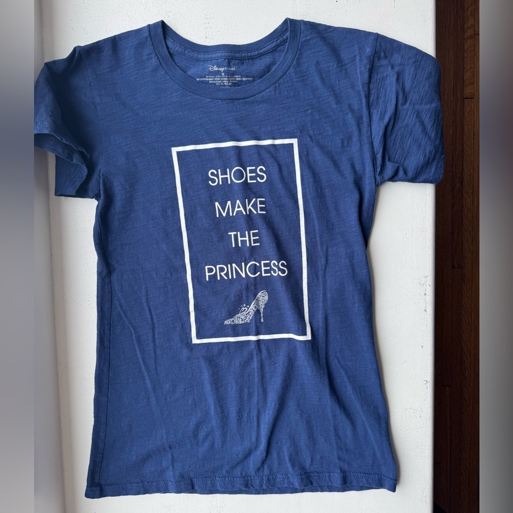 Disney Princess “Shoes Make The Princess” women’s tshirt size M